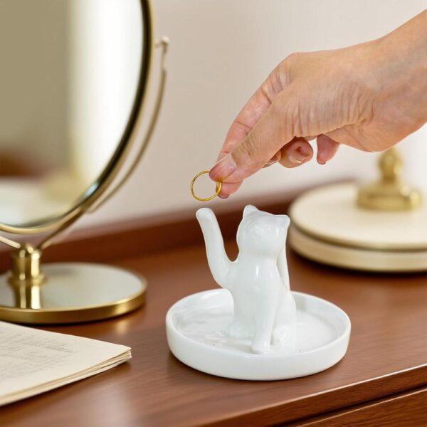 Ceramic Lucky Cat Jewelry Tray – Cute Waving Cat Ring Holder & Kawaii Trinket Dish for Women & Girls