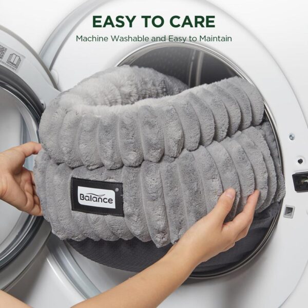 Plush Donut Cat Bed with Raised Rim, Soft Faux Fur & Anti-Slip Bottom